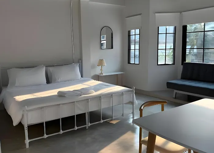 Yellow Place Sukhumvit Soi 2 - เยลโล เพลส สุขุมวิทซอย 2 *