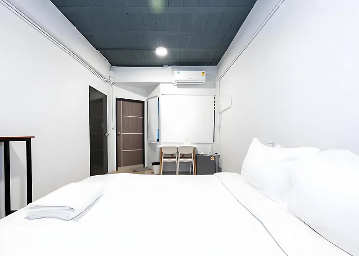 Yellow Place Sukhumvit Soi 2 - เยลโล เพลส สุขุมวิทซอย 2