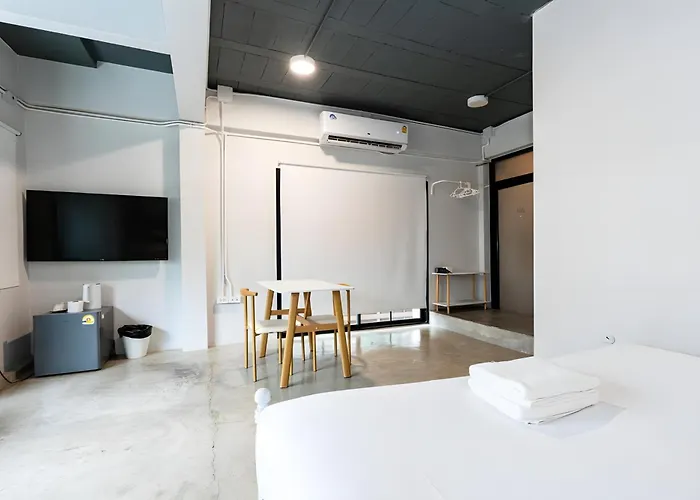 Yellow Place Sukhumvit Soi 2 - เยลโล เพลส สุขุมวิทซอย 2 Apartment Bangkok