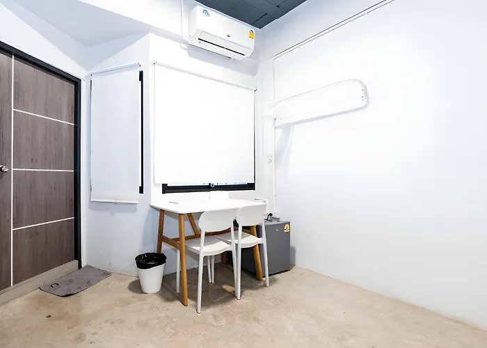 Yellow Place Sukhumvit Soi 2 - เยลโล เพลส สุขุมวิทซอย 2